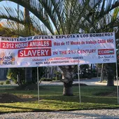 Pancarta puesta en la entrada de Rota Pancarta puesta en la entrada de Rota