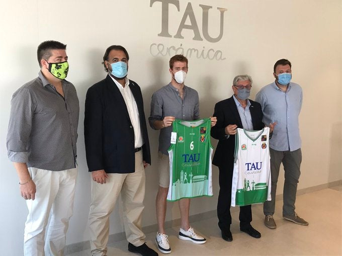 Tau "hace números" para sustituir a Durán Tau "hace números" para sustituir a Durán
