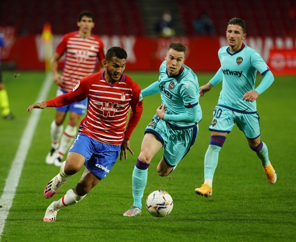 El Granada empata ante el Levante y piensa ya en Nicosia El Granada empata ante el Levante y piensa ya en Nicosia