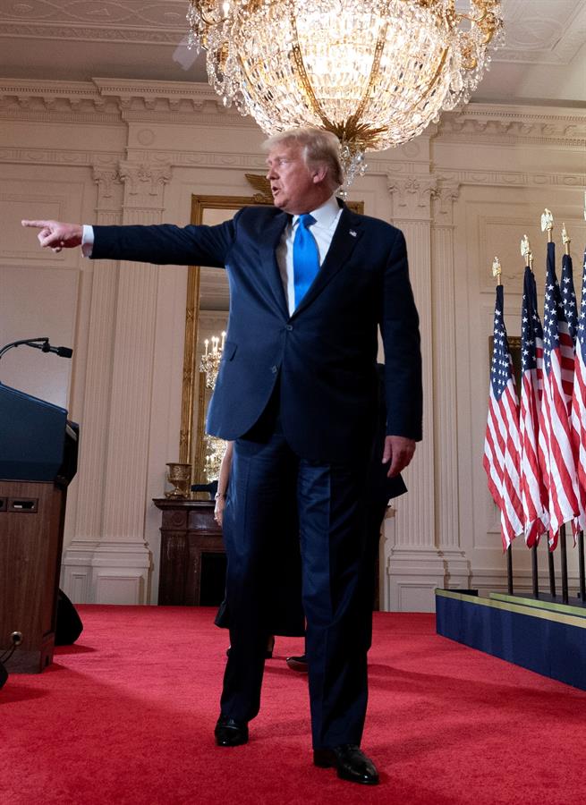 Las preguntas de Amón: "¿Cuánto va a agitar Trump las calles y arengar sus milicias?" Las preguntas de Amón: "¿Cuánto va a agitar Trump las calles y arengar sus milicias?"