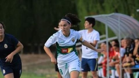 Josefina Ruiz, en un encuentro con el Elche CF Femenino.