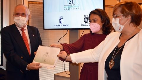 Francisco P&eacute;rez, Pilar Zamora y Carmen Olmedo han presentado las inversiones de la Junta en Ciudad Real