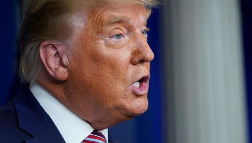 La Persona Física y un señor de Murcia: "Trump hace ruido como cuando abres y cierras una campana extractora" La Persona Física y un señor de Murcia: "Trump hace ruido como cuando abres y cierras una campana extractora"