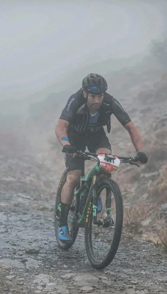 José Carlos Núñez, en el transcurso de la penúltima etapa que estuvo marcada por la niebla, el frío y la lluvia.