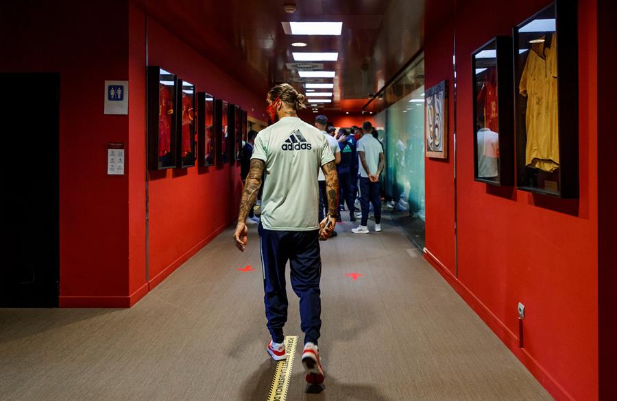 Sergio Ramos no entrena por precaución con la Selección Sergio Ramos no entrena por precaución con la Selección