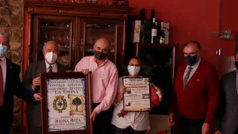 Oficina Mota y el I.E.S Infante Don Fadrique, premios “La Encina” y “Juan Martín de Nicolás” Oficina Mota y el I.E.S Infante Don Fadrique, premios “La Encina” y “Juan Martín de Nicolás”