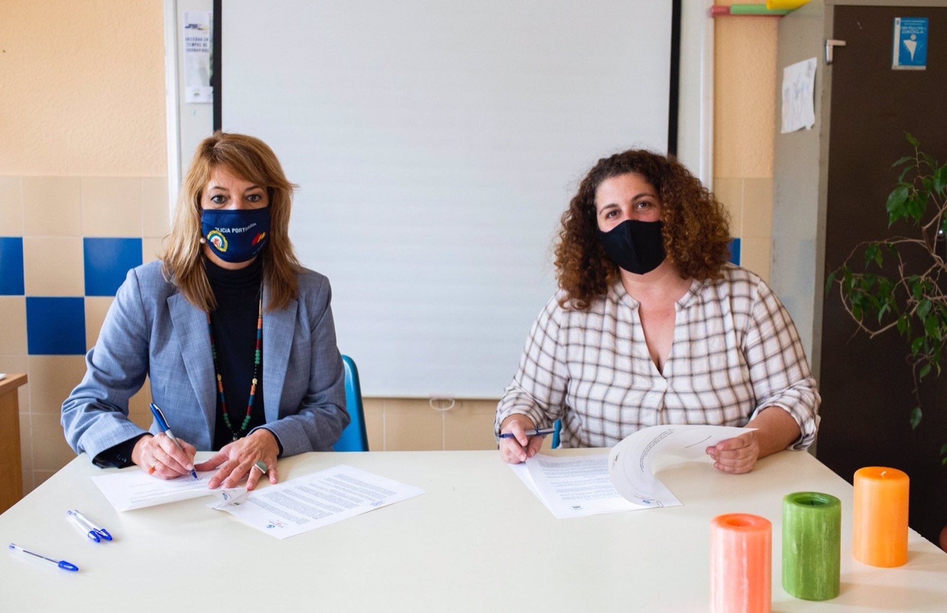 La Asociación 'Agua Viva' pondrá en marcha un Aula Joven en el Distrito VI con el apoyo del Puerto de Huelva La Asociación 'Agua Viva' pondrá en marcha un Aula Joven en el Distrito VI con el apoyo del Puerto de Huelva