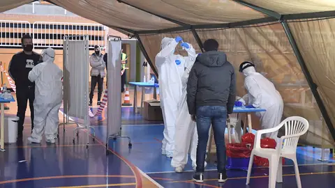 Confinamiento y coronavirus en Madrid y en España: vacuna, nuevos casos y última hora de la Covid-19 Confinamiento y coronavirus en Madrid y en España: vacuna, nuevos casos y última hora de la Covid-19