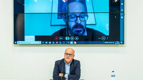 La estructura socio-laboral otorga a Ourense una mayor resistencia en ocupación en la pandemia Manuel Baltar e Andrés Mazaira, na presentación dos datos do OEOu