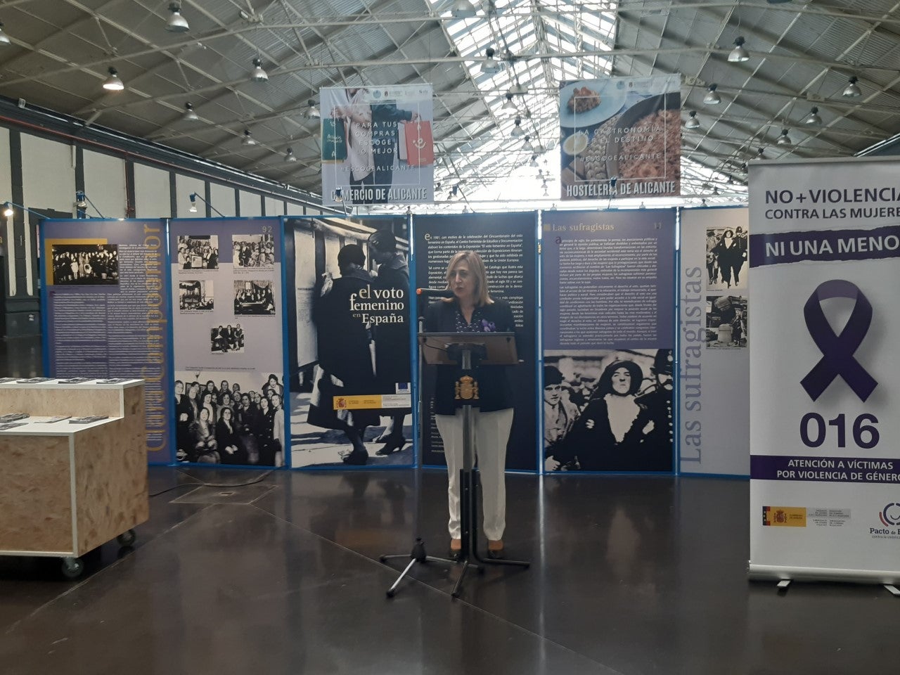 Exposición "El voto femenino en España" organizada por la Subdelegación del Gobierno en Alicante Exposición "El voto femenino en España" organizada por la Subdelegación del Gobierno en Alicante
