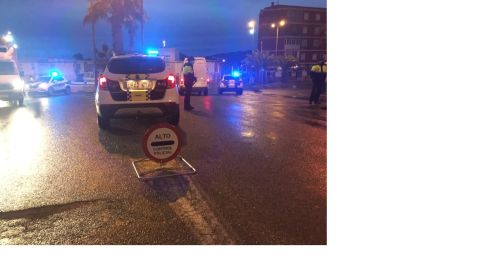 Control de la Policía Local de Petrer por cierre perimetral de la localidad por la pandemia. Control de la Policía Local de Petrer por cierre perimetral de la localidad por la pandemia.