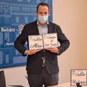 Placas de calles antiguas en la zona histórica