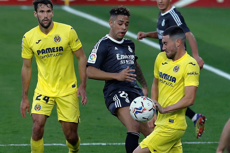 El punto de penalti vuelve a condenar al Real Madrid que empata en Villarreal con goles de Mariano y Gerard El punto de penalti vuelve a condenar al Real Madrid que empata en Villarreal con goles de Mariano y Gerard