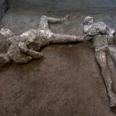 Imagen de los cuerpos hallados en Pompeya