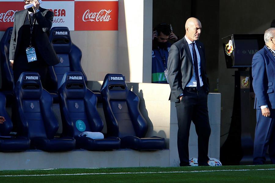 Zidane: "Isco es jugador del Real Madrid. Se queda con nosotros y no hay más que hablar" Zidane: "Isco es jugador del Real Madrid. Se queda con nosotros y no hay más que hablar"