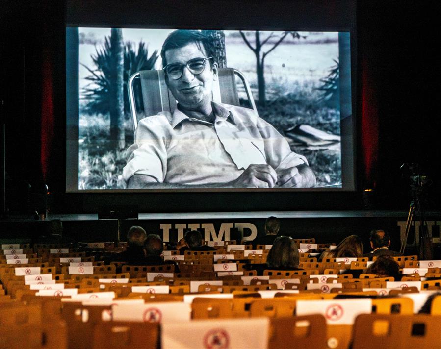 Sánchez recuerda a Ernest Lluch, el político al que "el terrorismo asesinó" hace 20 años Sánchez recuerda a Ernest Lluch, el político al que "el terrorismo asesinó" hace 20 años