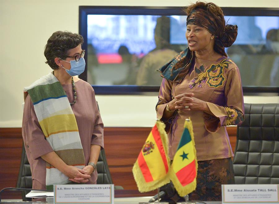 Arancha González Laya negocia en Senegal un mayor control de la migración Arancha González Laya negocia en Senegal un mayor control de la migración