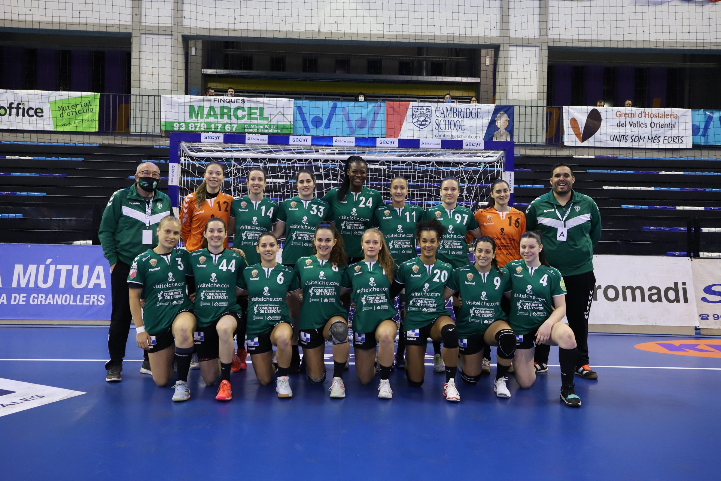 Las plantillas del Club Balonmano Elche intentan recuperar la normalidad tras los positivos en sus equipos Las plantillas del Club Balonmano Elche intentan recuperar la normalidad tras los positivos en sus equipos