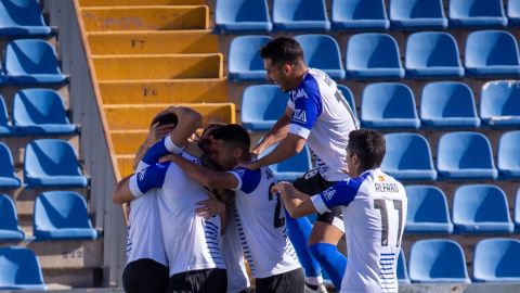 Los jugadores del H&eacute;rcules celebran un gol ante el Orihuela.