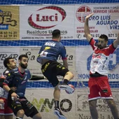 Momento del encuentro entre el Nava y el Ademar. Momento del encuentro entre el Nava y el Ademar.