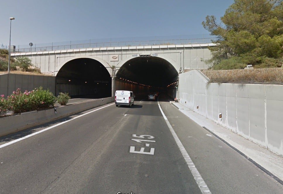 El Ministerio de Transportes formaliza el contrato para la reforma del túnel de San Juan en la A-70 El Ministerio de Transportes formaliza el contrato para la reforma del túnel de San Juan en la A-70