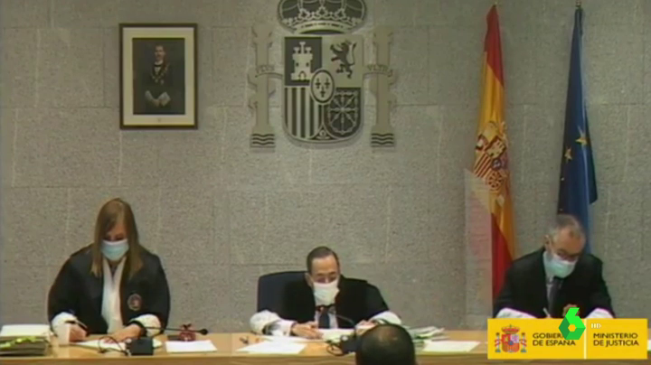 El testimonio del mosso que abatió a los terroristas de Cambrills: "Me quedé en estado de shock, no comprendí bien lo que había sucedido" El testimonio del mosso que abatió a los terroristas de Cambrills: "Me quedé en estado de shock, no comprendí bien lo que había sucedido"