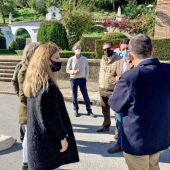 Mestre durante la visita al Pantano de los Hurones