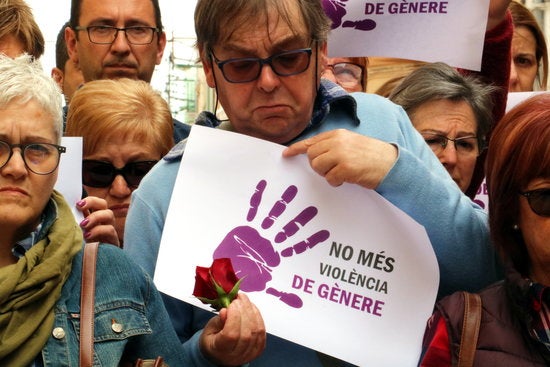 El coronavirus agreuja la vulnerabilitat de les dones víctimes de la violència masclista, que denuncien un 4,8% menys El coronavirus agreuja la vulnerabilitat de les dones víctimes de la violència masclista, que denuncien un 4,8% menys