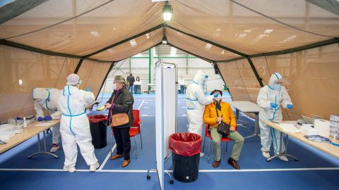 Coronavirus Espa&ntilde;a: plan de vacunaci&oacute;n, confinamiento, nuevas medidas y &uacute;ltima hora de la Covid-19