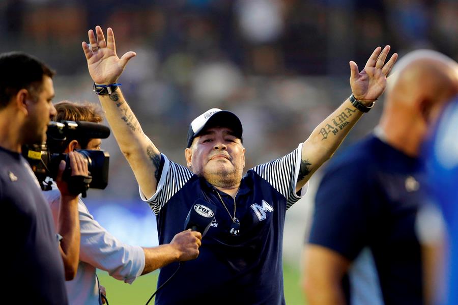 Muere Maradona a los 60 años de edad tras sufrir un paro cardíaco Muere Maradona a los 60 años de edad tras sufrir un paro cardíaco