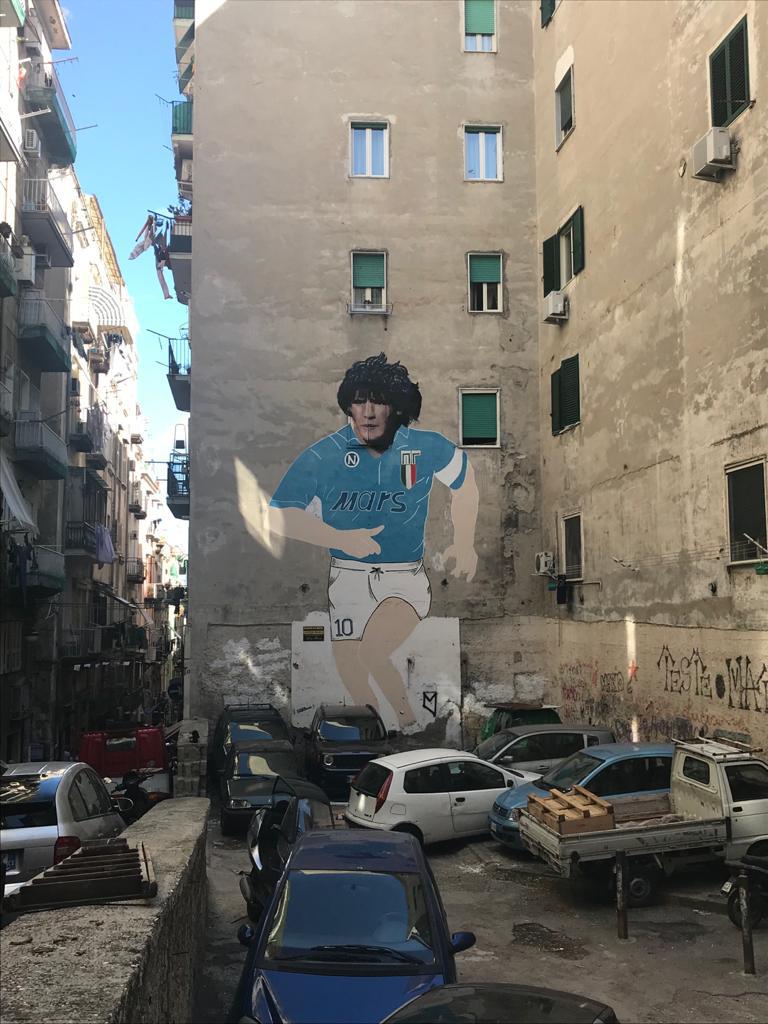 Nápoles llora a Maradona en medio de la pandemia Nápoles llora a Maradona en medio de la pandemia