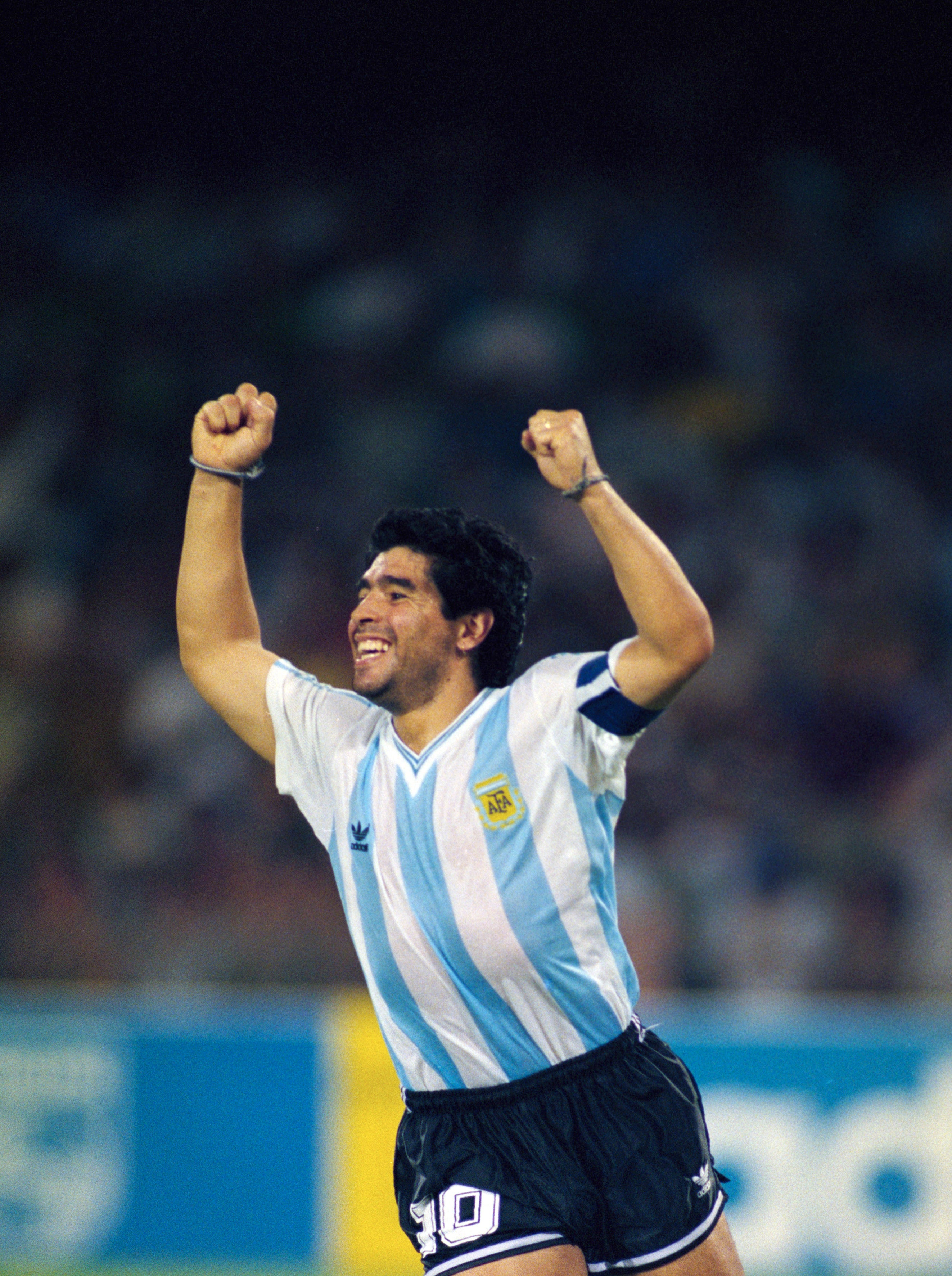 Maradona, todo el fútbol en ocho letras Maradona, todo el fútbol en ocho letras