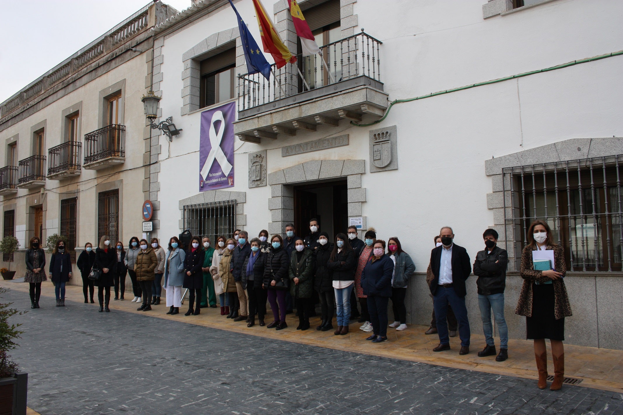 Miguel Esteban muestra su repulsa hacia la Violencia de Género con un minuto de silencio Miguel Esteban muestra su repulsa hacia la Violencia de Género con un minuto de silencio