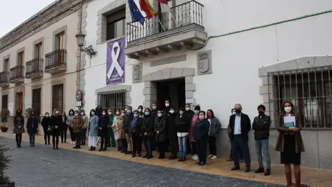 Miguel Esteban muestra su repulsa hacia la Violencia de Género con un minuto de silencio Miguel Esteban muestra su repulsa hacia la Violencia de Género con un minuto de silencio