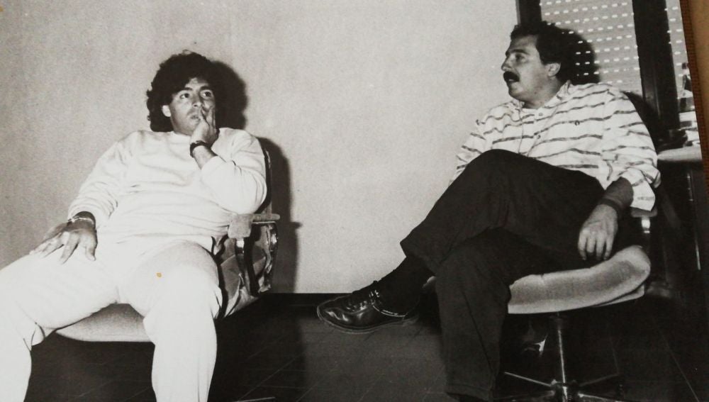 Charla entre Maradona y Ortego.