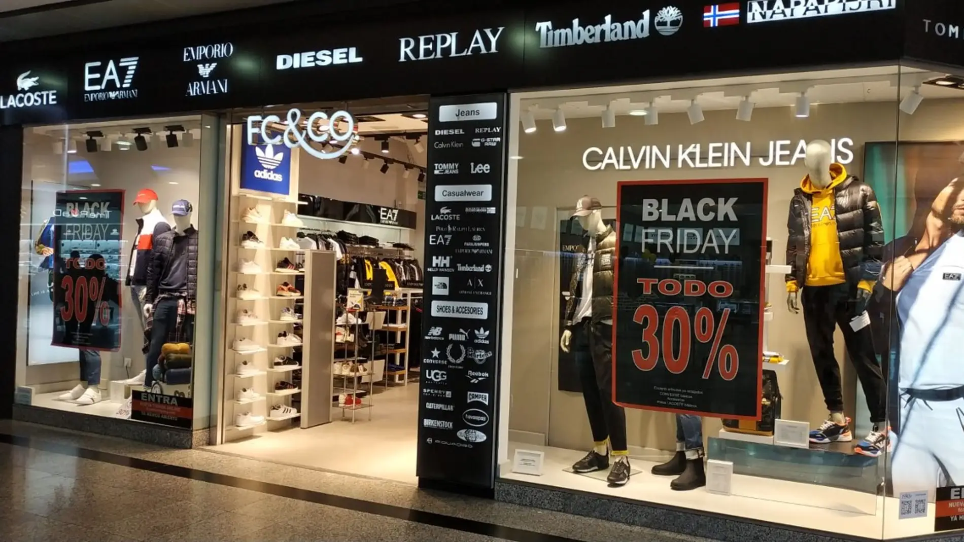 Las tiendas de Moda FC & CO ya están de Black Friday con todo al 30% de descuento