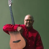Hablamos con el Cantautor cubano que visita Torrevieja en uno de los últimos conciertos de su gira Hablamos con el Cantautor cubano que visita Torrevieja en uno de los últimos conciertos de su gira