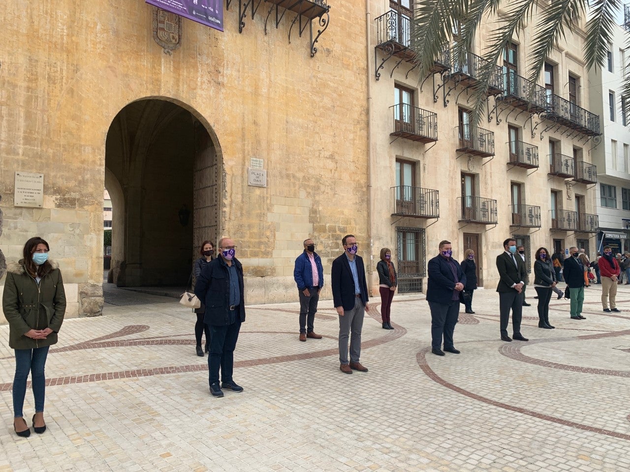 Elche alza la voz contra la violencia machista y reclama más recursos y concienciación social contra ella Elche alza la voz contra la violencia machista y reclama más recursos y concienciación social contra ella
