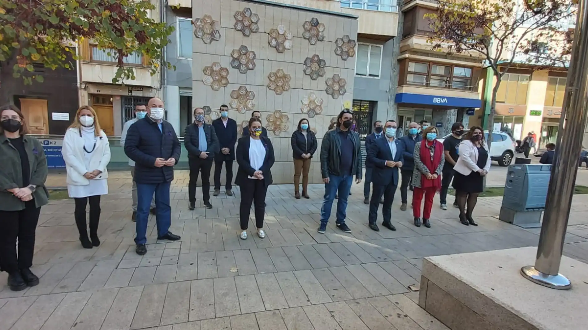 Imagen del minuto de silencio en el Ayuntamiento de Vila-real. 