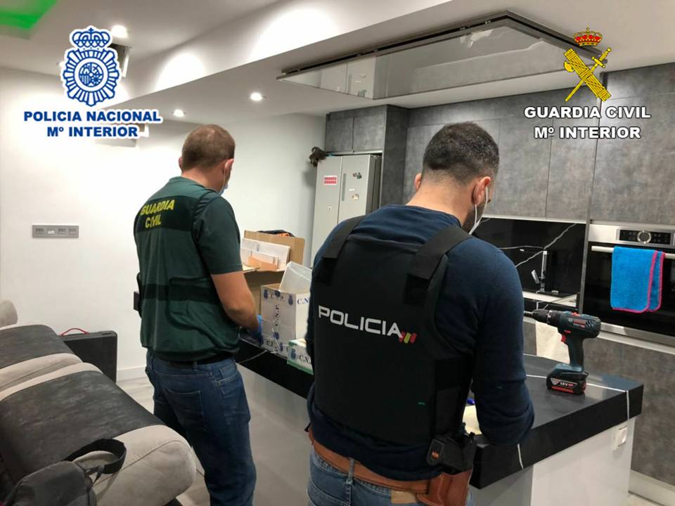Cuarenta y tres detenidos en una operación contra el narcotráfico en Alicante y en San Vicente del Raspeig Cuarenta y tres detenidos en una operación contra el narcotráfico en Alicante y en San Vicente del Raspeig