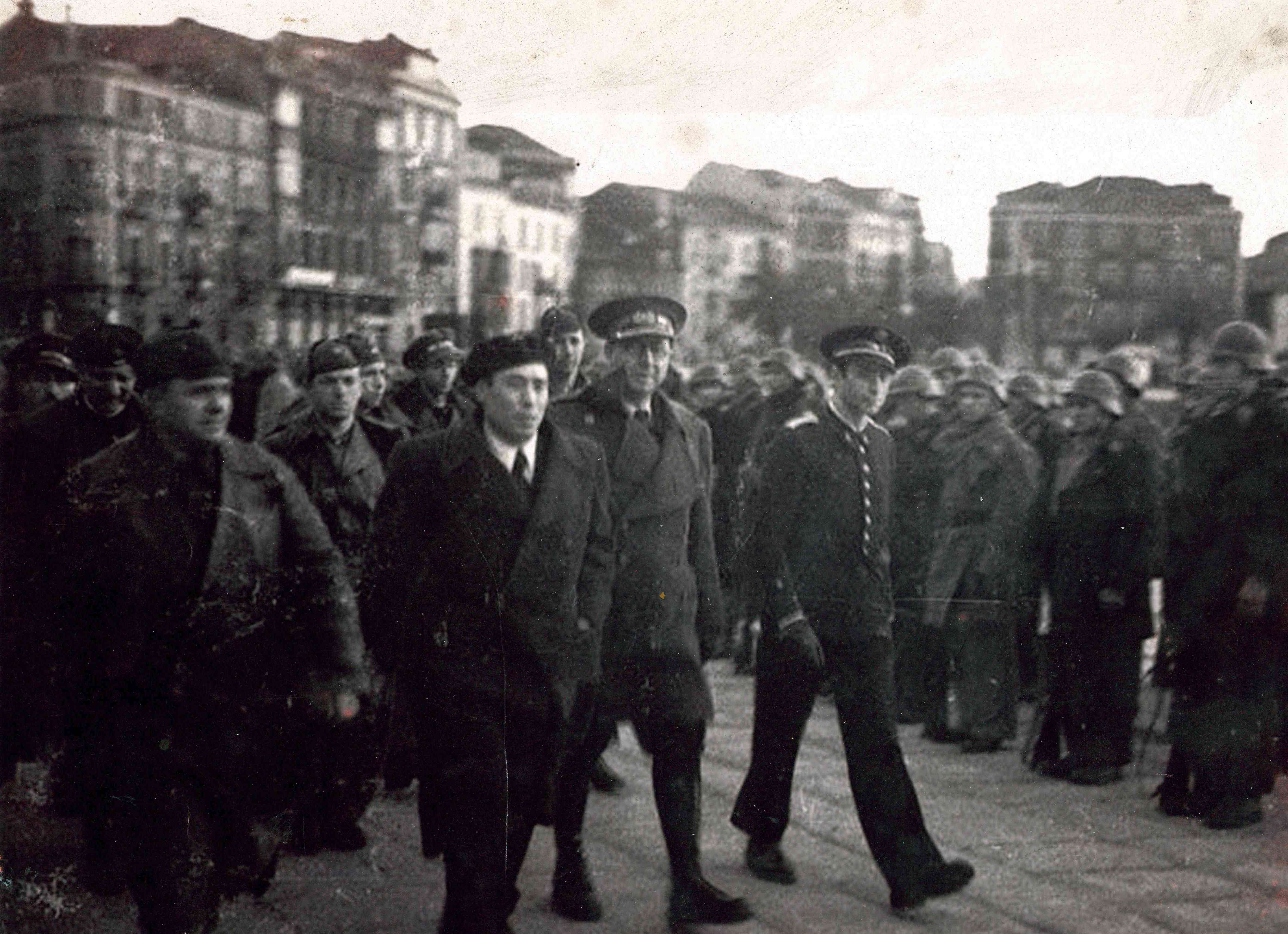 Ramón Lluís Bande: "Belarmino Tomás fue el político más relevante del siglo XX en Asturias y un completo desconocido" Ramón Lluís Bande: "Belarmino Tomás fue el político más relevante del siglo XX en Asturias y un completo desconocido"