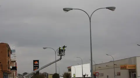 El Ayuntamiento de Miguel Esteban inicia la última fase de la renovación del alumbrado público El Ayuntamiento de Miguel Esteban inicia la última fase de la renovación del alumbrado público