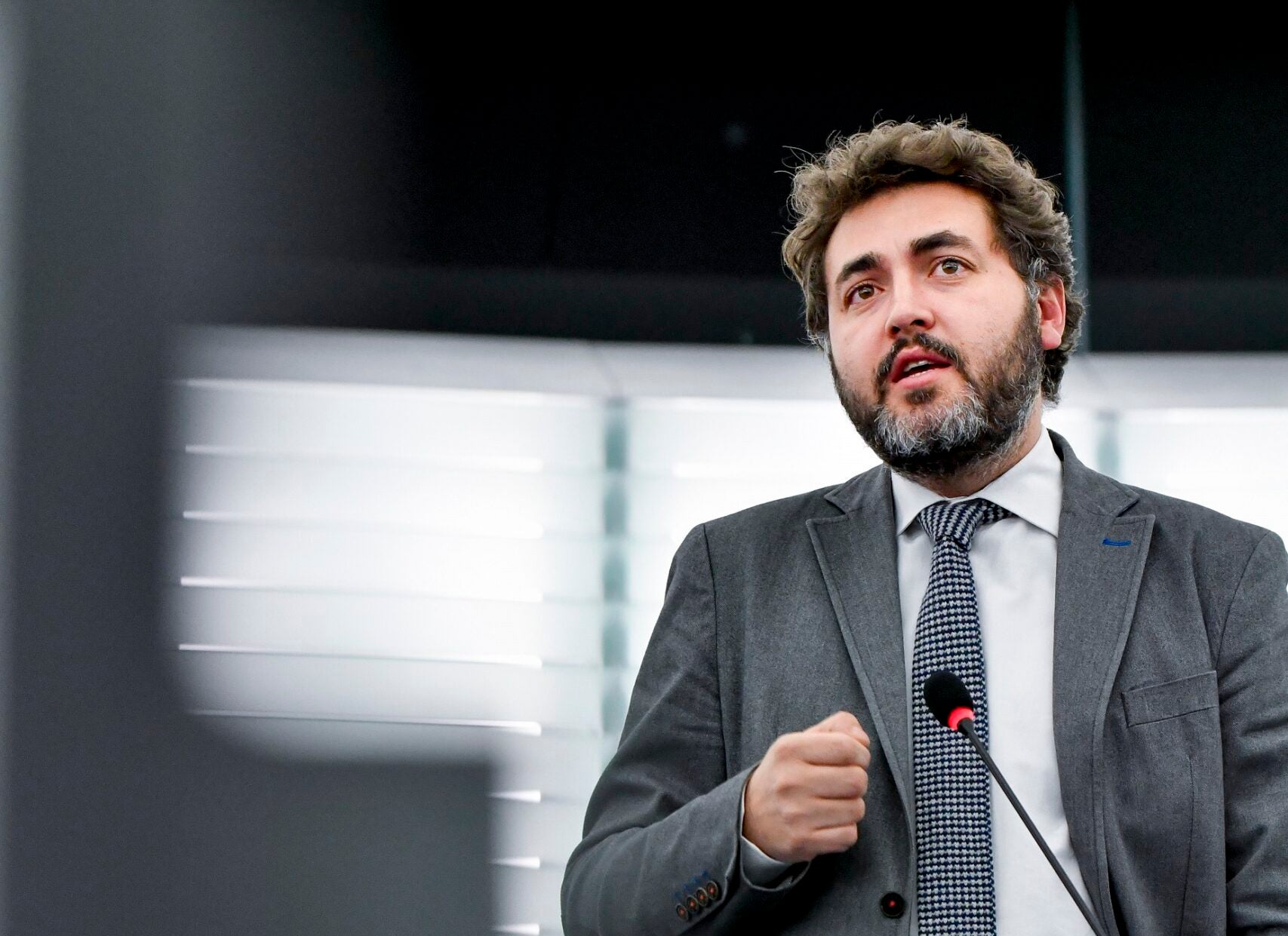 Entrevista a Jonás Fernández , eurodiputado socialista asturiano y autor del ensayo 'Volver a las raices' Entrevista a Jonás Fernández , eurodiputado socialista asturiano y autor del ensayo 'Volver a las raices'