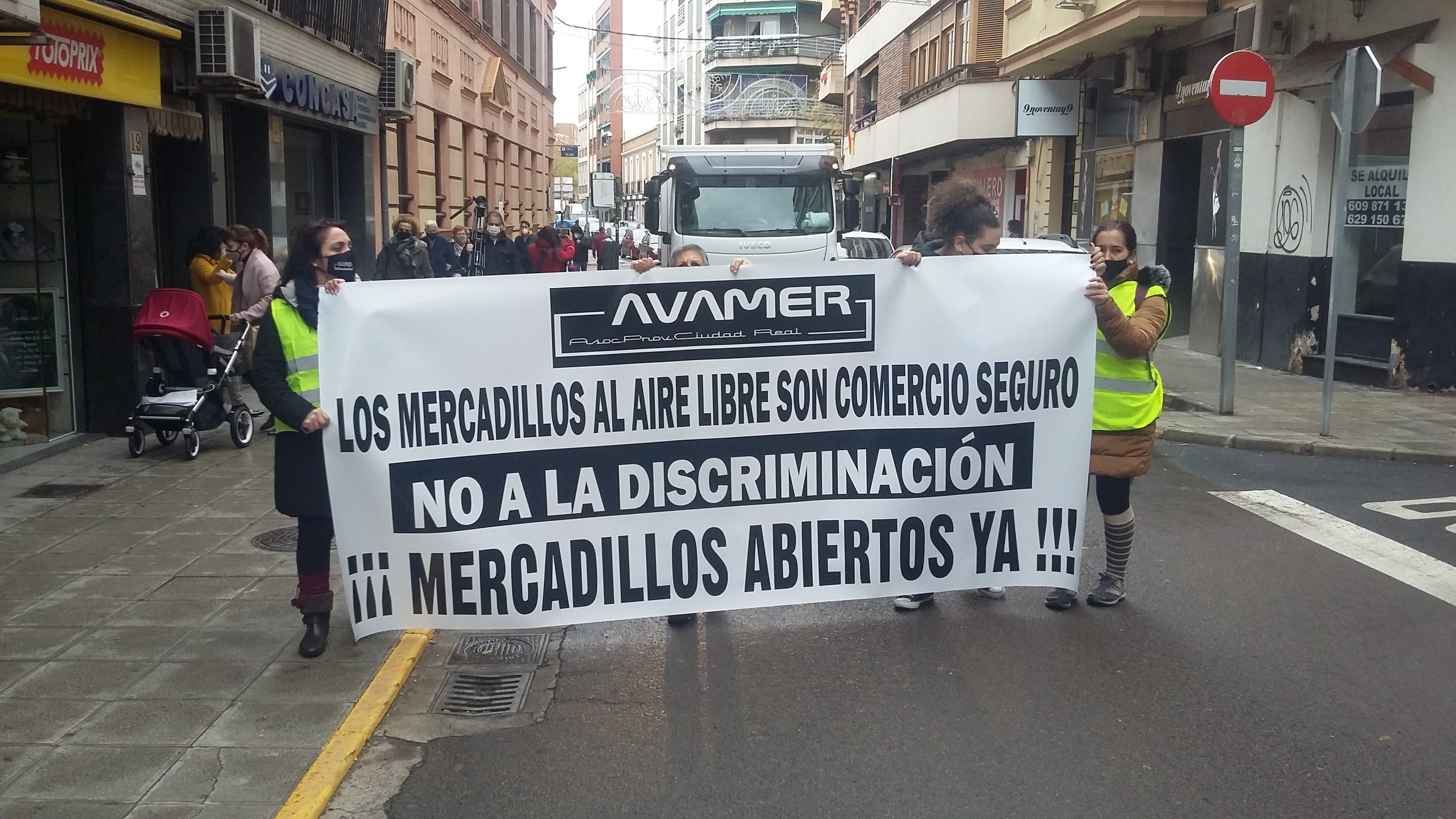 Los vendedores de mercadillos reclaman en Ciudad Real que "solo queremos trabajar" Los vendedores de mercadillos reclaman en Ciudad Real que "solo queremos trabajar"