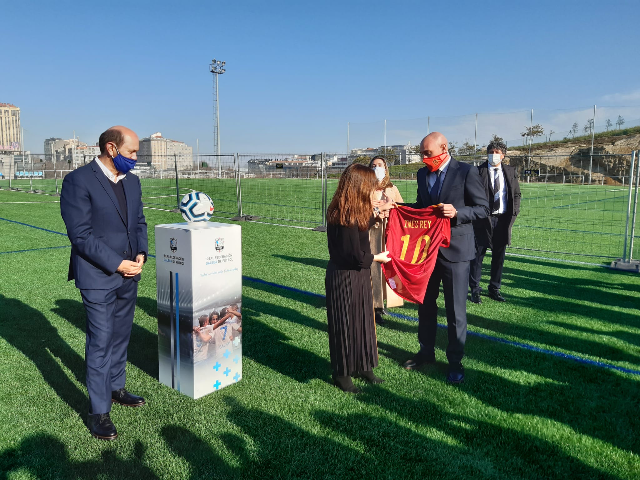 Rubiales: "La Federación Española de Fútbol se va a personar en el Juzgado y pedirá las máximas responsabilidades al Fuenlabrada y a la Liga" Rubiales: "La Federación Española de Fútbol se va a personar en el Juzgado y pedirá las máximas responsabilidades al Fuenlabrada y a la Liga"