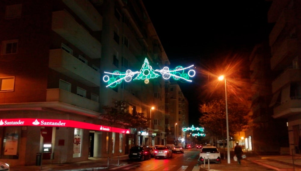 Alumbrado navideño en el entorno de la Plaza de Castilla de Elche.