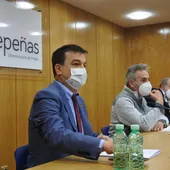 Francisco Martínez Arroyo ha asistido a la reunión de la Junta Directiva de la DO Valdepeñas Francisco Martínez Arroyo ha asistido a la reunión de la Junta Directiva de la DO Valdepeñas