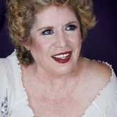 María Jiménez recibirán la Insignia de Oro de la ciudad con motivo del Día de la Constitución María Jiménez recibirán la Insignia de Oro de la ciudad con motivo del Día de la Constitución