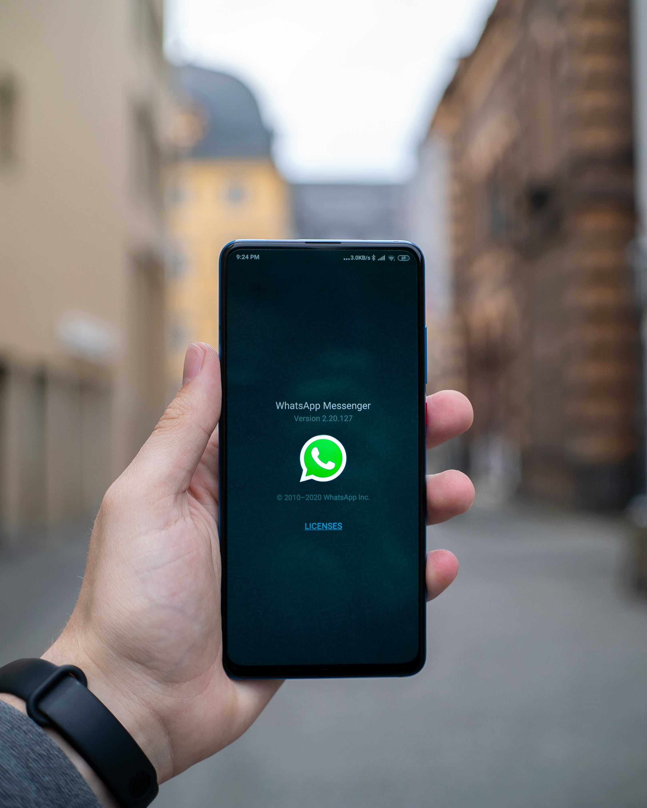 Cómo ocultar que estás en línea o escribiendo en WhatsApp Cómo ocultar que estás en línea o escribiendo en WhatsApp