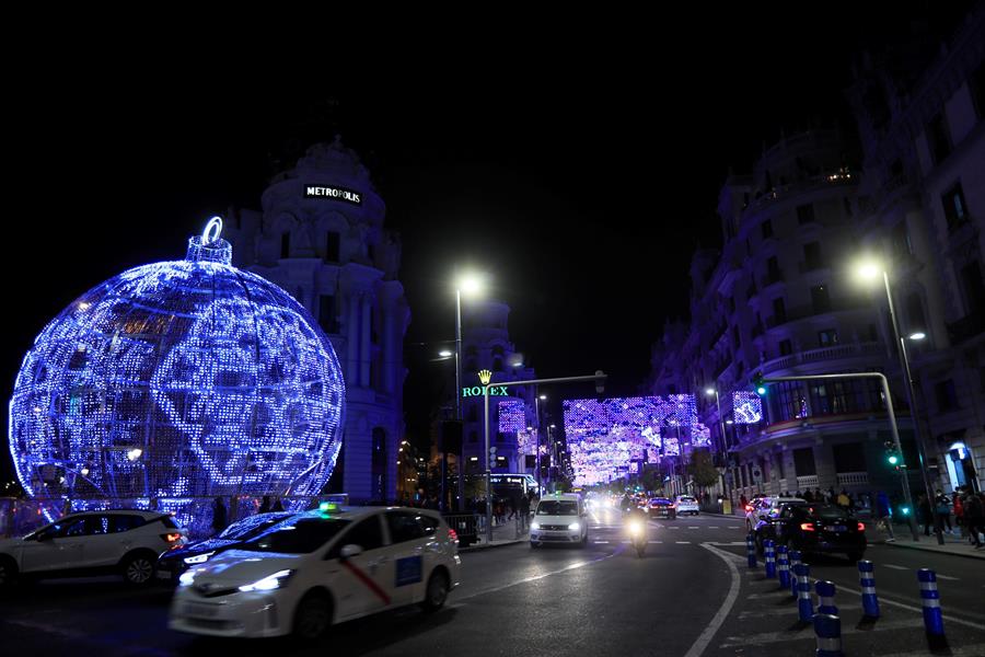 La iluminación navideña ya decora muchas ciudades españolas La iluminación navideña ya decora muchas ciudades españolas